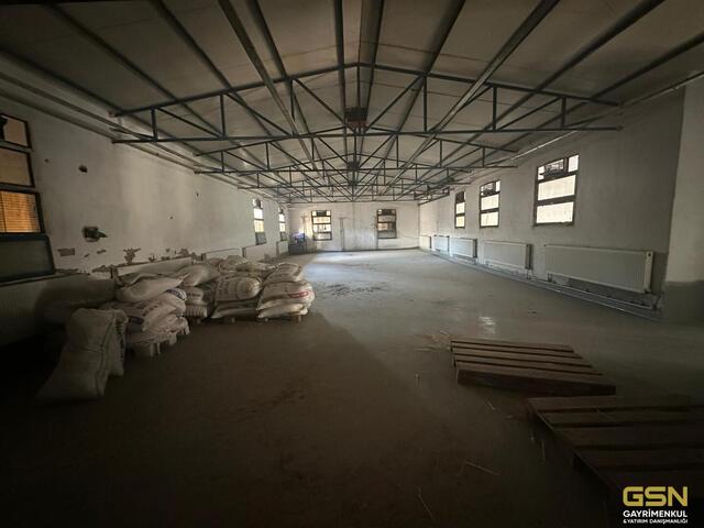 36-İZMİR BORNOVA PINARBAŞINDA SATILIK İŞYERİ VE ARAZİ